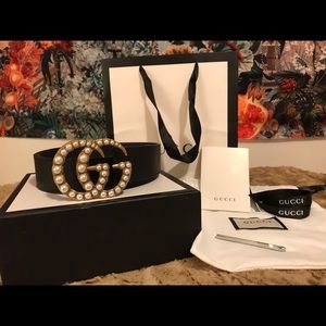 Wide leather Gucci belt Pearl Double G